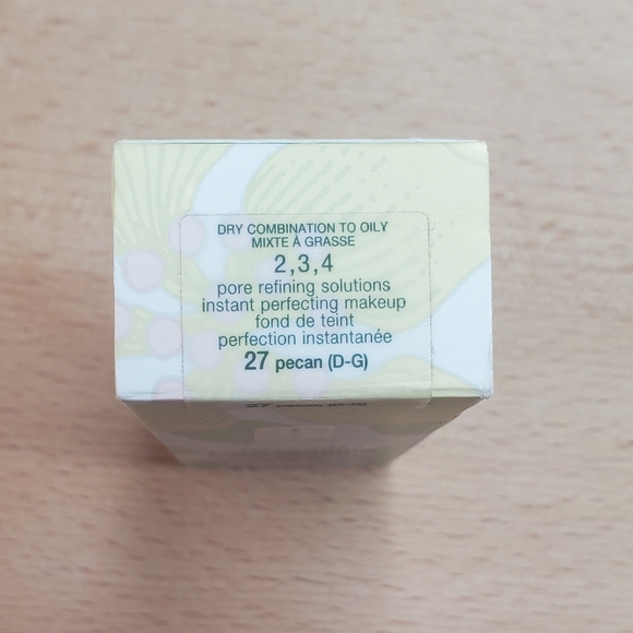 Clinique Pore Refining Solutions - 27 Pecan - Picture 3 of 4